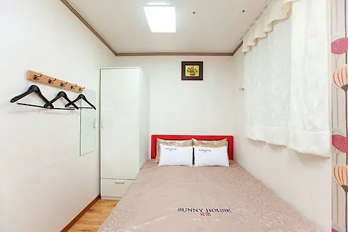 Hotel Sunny House Seúl 3*,